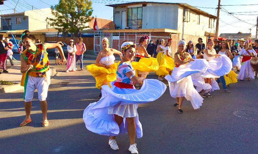 Vecinos de Tierras Blancas en Coquimbo autogestionaron su propio carnaval