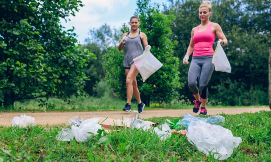 Plogging: El deporte que cuida tu cuerpo y el medio ambiente