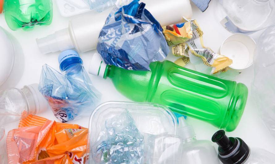 En Chile se generan 23 mil toneladas de plásticos de un solo uso al año
