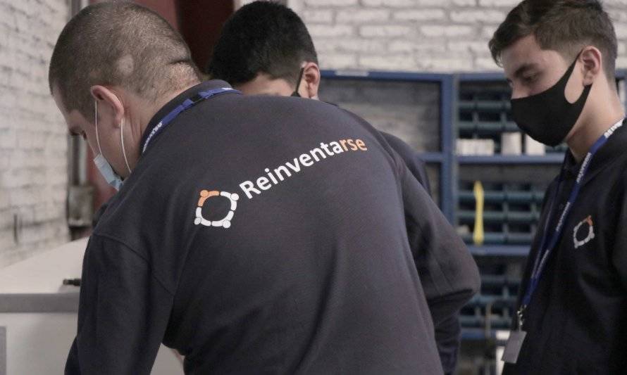 Fundación Reinventarse implementará plan integral
de habilitación laboral en centro del Sename de Til Til