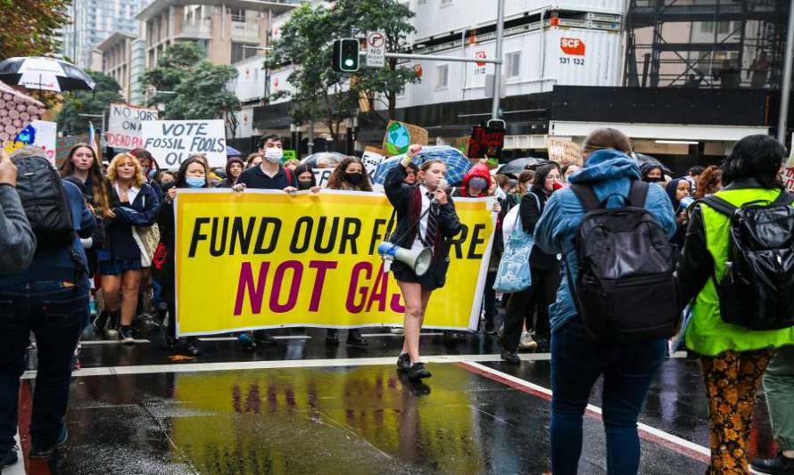 Jóvenes ambientalistas triunfan contra el Ministro Federal de Medio Ambiente de Australia