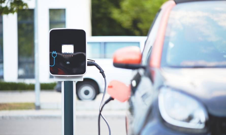 Inauguran primeros puntos de carga  para vehículos eléctricos de acceso público en el rubro automotriz