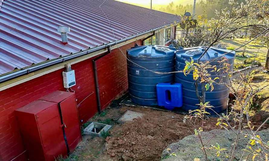 Instalan sistema de captación de agua de lluvia en escuela de Licantén