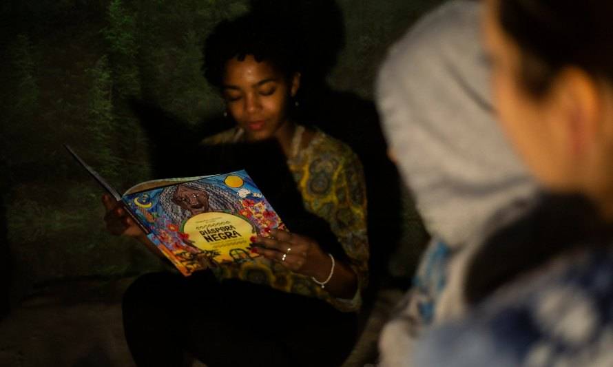 Crean libro y juego de mesa que contribuyen a valorar la historia afrochilena y su presente