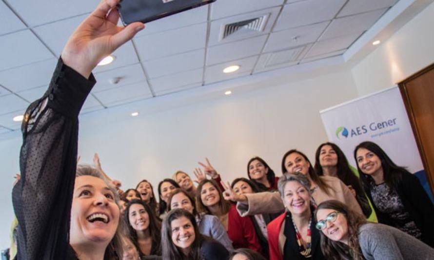 Premian a AES Chile por fortalecer la incorporación de la mujer en el mercado laboral