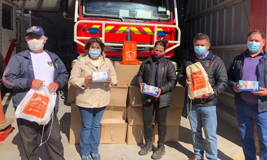 Bomberos de Puchuncaví recibieron kits de sanitización por parte de Codelco Ventanas