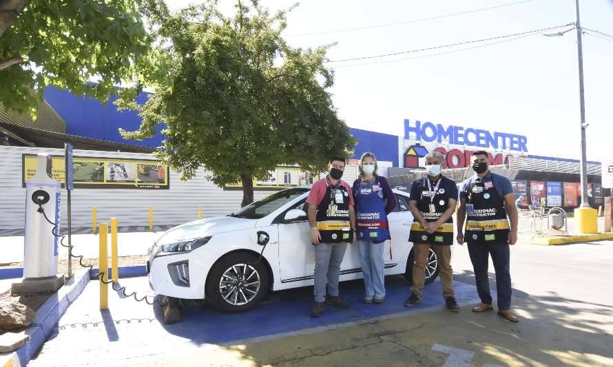 Vecinos de La Reina y Peñalolén tienen nuevos puntos de carga para vehículos eléctricos