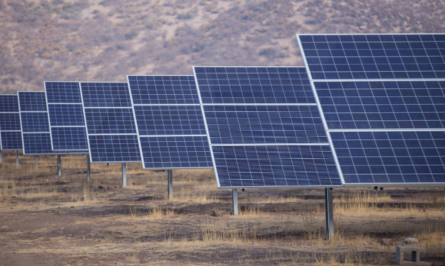 IM2 Solar y UdeC se unen para potenciar generación de hidrógeno verde


