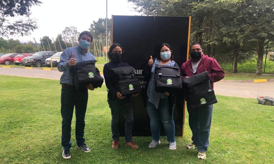 Recicladores de Base de Valdivia reciben nuevos uniformes en agradecimiento a su labor