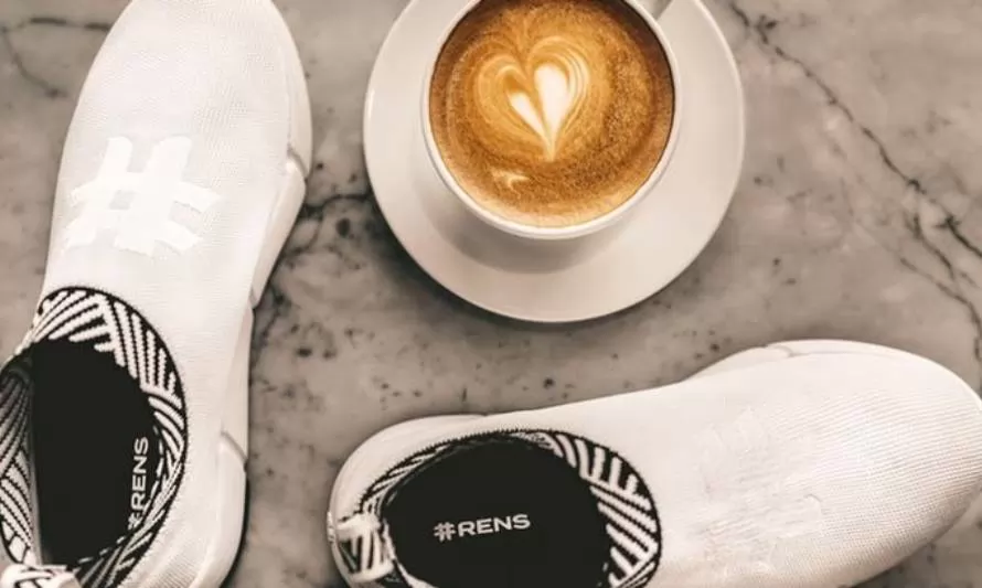Diseñadores crean zapatillas a partir de residuos de café