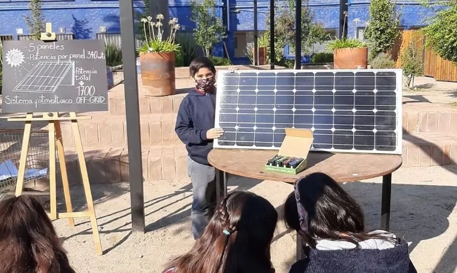 Colegio de La Pintana inauguró cinco paneles solares fotovoltaicos