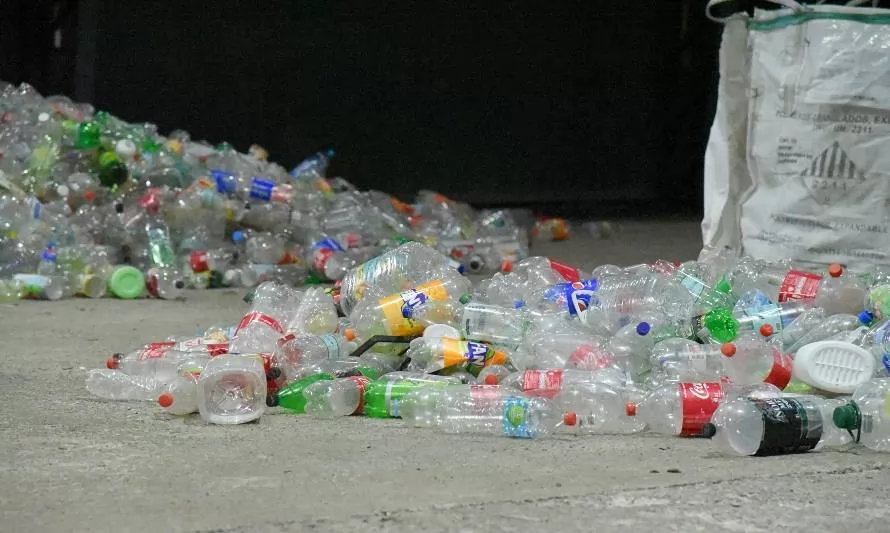 Temuco inaugura tres plazas con mobiliarios hechos de plástico reciclado