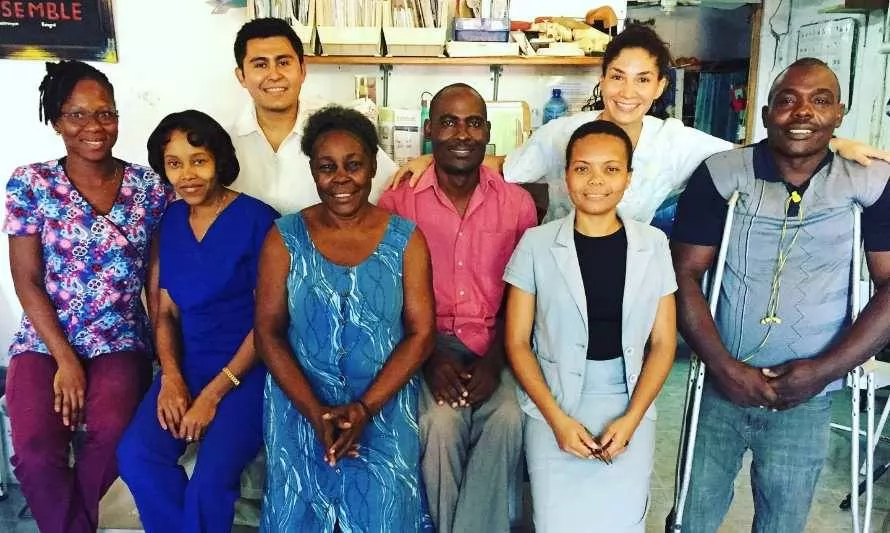 Chilena dirige fundación que rehabilita personas en Haití