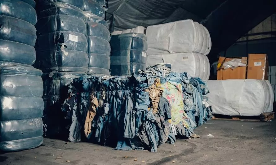 Circulose: material hecho a partir de ropa de algodón reciclada