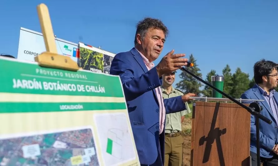 Ministro de Agricultura anunció red de jardines botánicos para Chile