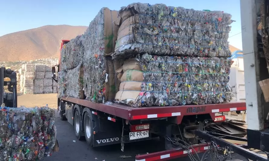 Inédita iniciativa trasladará más de 30 toneladas de plástico desde Chiloé
