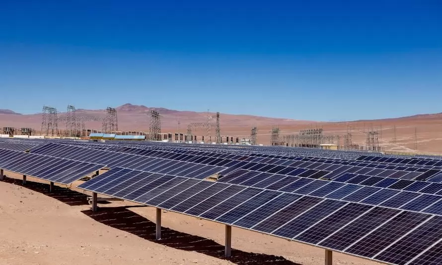 AES Andes ingresa a evaluación ambiental nuevo proyecto solar con 542 MW de almacenamiento