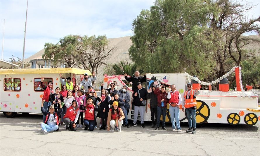 Niños y niñas de Teletón Calama disfrutan recorrido en el Tren Minero