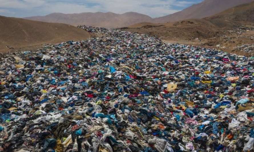 24.800 km sin destino: Prendas de ropa en devolución terminan desechadas
