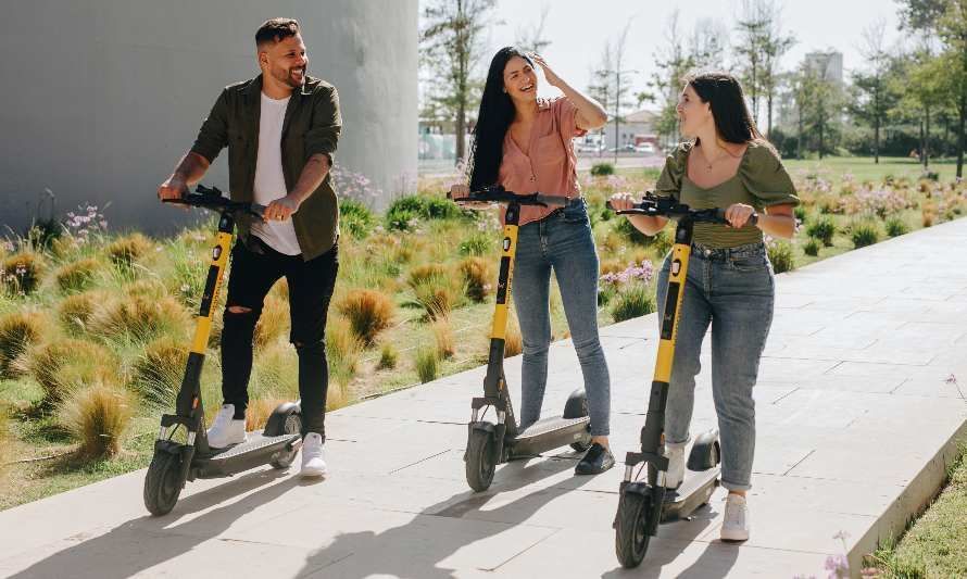 Usuarios de e-Scooters emplean 11,5 minutos por trayecto para cubrir sus necesidades de transporte en Santiago