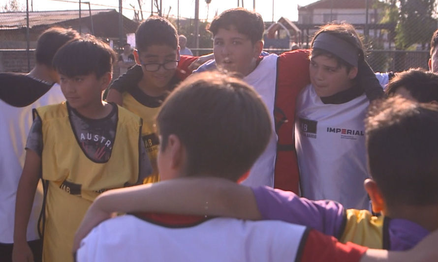 Imperial y la Fundación Junto al Barrio abren escuelas de fútbol para niños