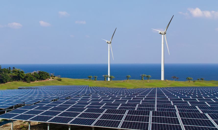 Expansión masiva de energías renovables podría lograr el objetivo global de triplicar lo establecido en la COP28
