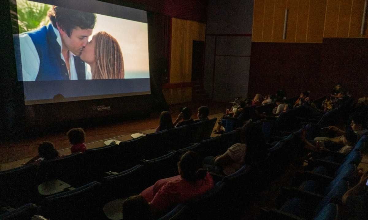 Niños y niñas de El Salado disfrutaron de entretenida tarde de cine gratuito