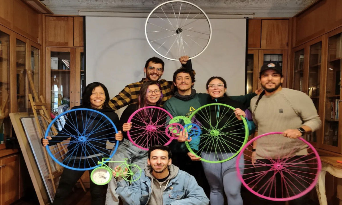 Foco Migrante: Un taller que usa el pedaleo para la inclusión