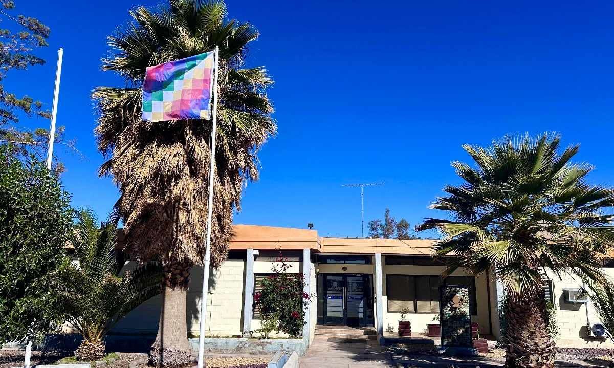 Codelco Salvador iza bandera wiphala y crea área de comunidades indígenas