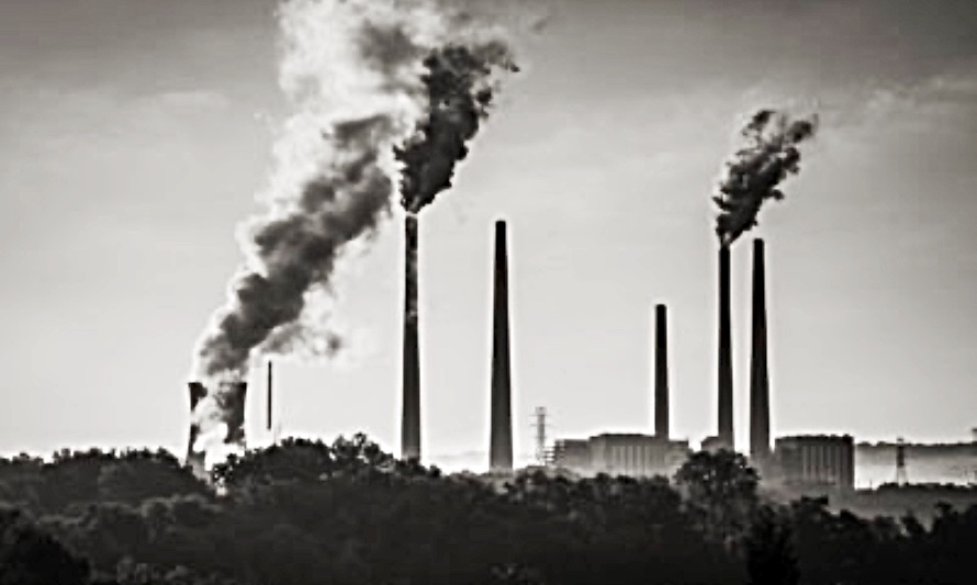 En esta fotografía se pueden ver chimeneas de grandes industrias contaminando al planeta